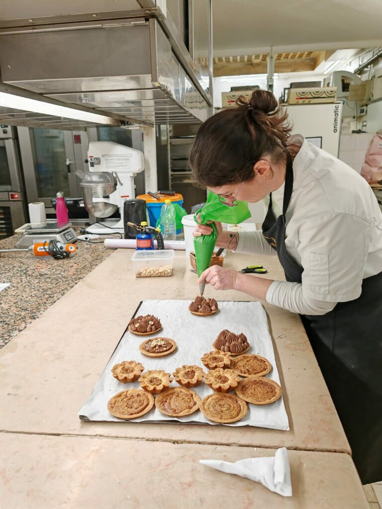 L-heure du goûter Lucie en formation Okara Linda Vongdara