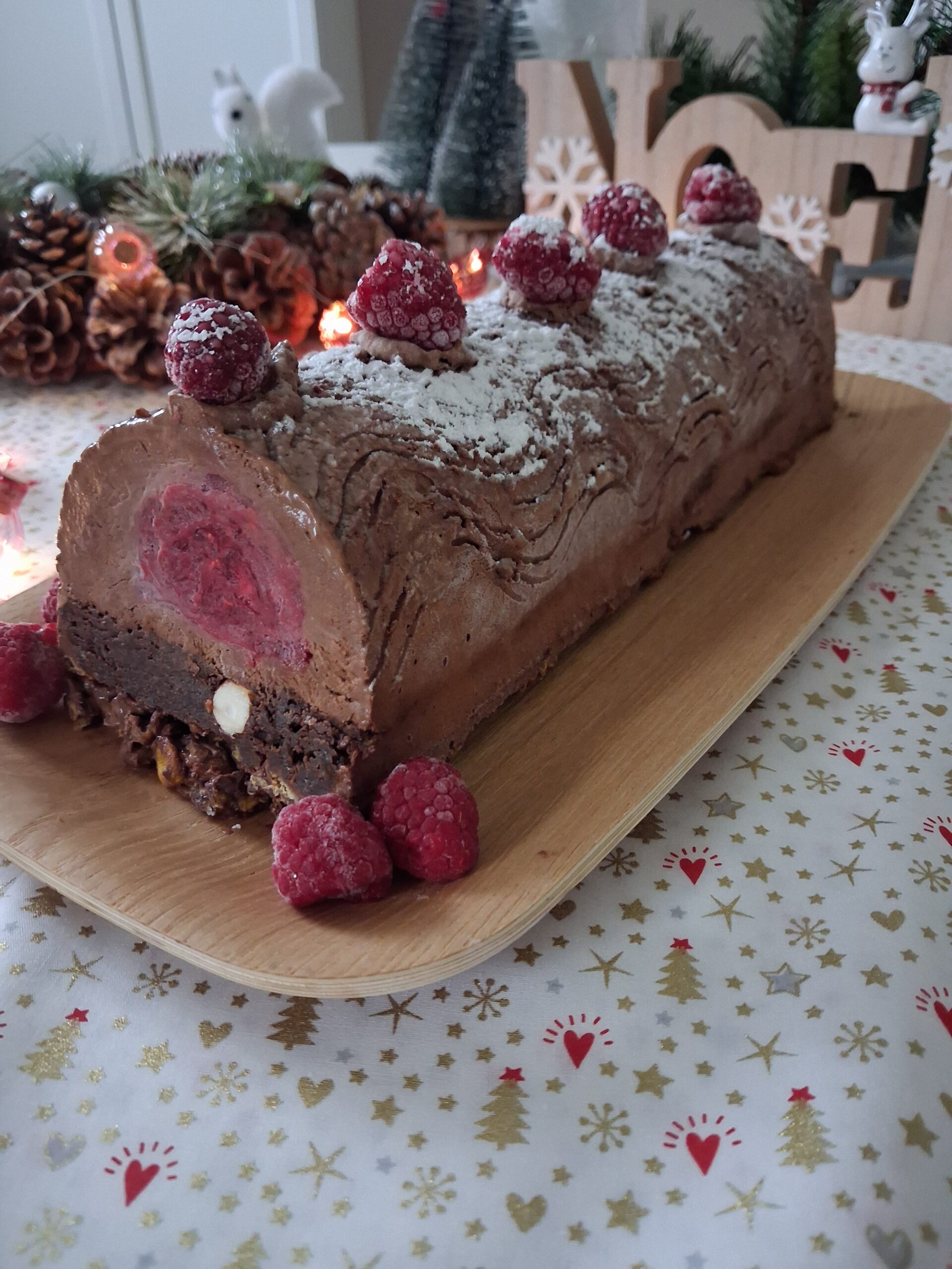 Lire la suite à propos de l’article Bûche de noël chocolat framboise vegan et sans gluten